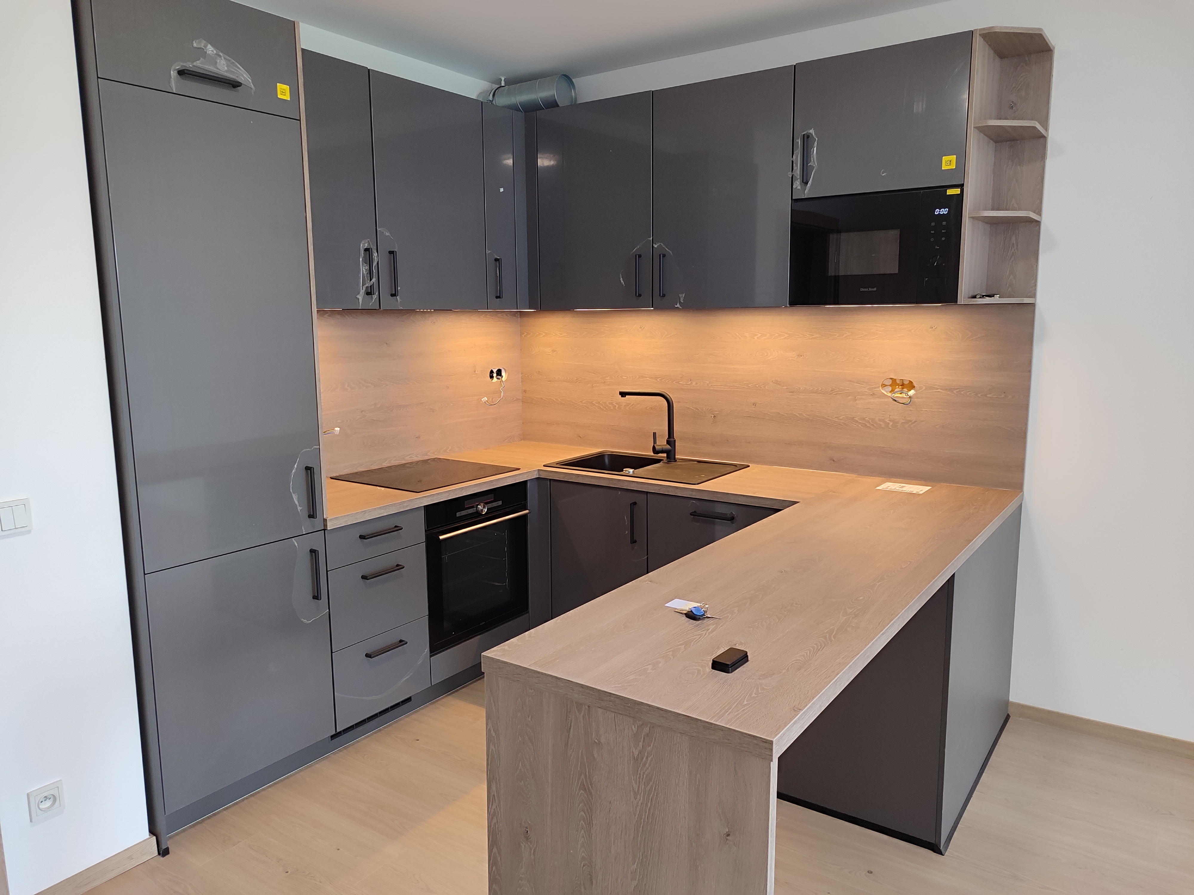 Kuchyňská linka na míru — prostorná realizace